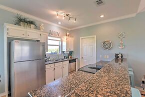 Deck & Grill: Walkable Crystal Beach House!