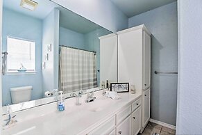 Deck & Grill: Walkable Crystal Beach House!