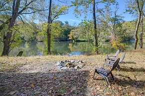 WNC French Broad Riverwalk Retreat w/ Wifi