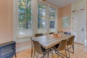 WNC French Broad Riverwalk Retreat w/ Wifi