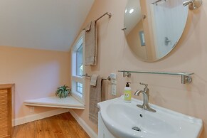 WNC French Broad Riverwalk Retreat w/ Wifi