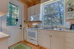 WNC French Broad Riverwalk Retreat w/ Wifi