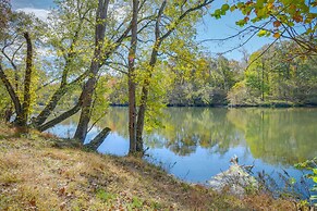 WNC French Broad Riverwalk Retreat w/ Wifi