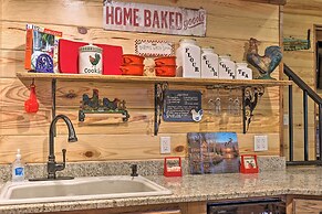 3 Mi to Lake Hamilton: 'tree Top Cabin'