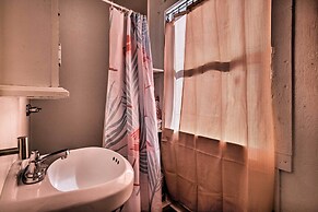 Flirty Flamingo' Studio: 1 Mi to Canyon Lake