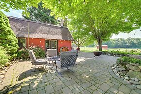 Peaceful Farmhouse w/ Fire Pit: Near Town & Lake!