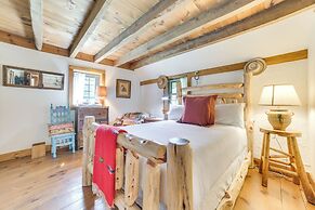 Peaceful Farmhouse w/ Fire Pit: Near Town & Lake!