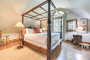 Peaceful Farmhouse w/ Fire Pit: Near Town & Lake!