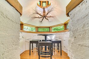 Peaceful Farmhouse w/ Fire Pit: Near Town & Lake!