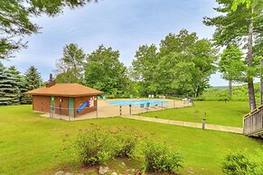 Bellaire Ski Condo: 1 Mi to Summit Mountain!