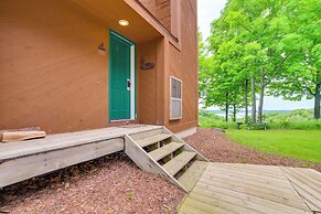 Bellaire Ski Condo: 1 Mi to Summit Mountain!