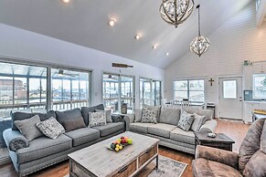 Freeport Home w/ Boat Dock < 2 Mi to Beach!