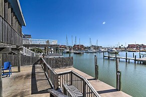 Freeport Home w/ Boat Dock < 2 Mi to Beach!