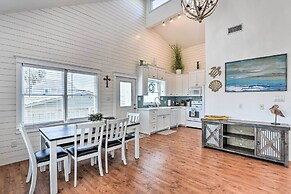 Freeport Home w/ Boat Dock < 2 Mi to Beach!