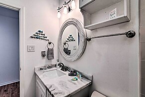 Freeport Home w/ Boat Dock < 2 Mi to Beach!