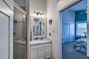 Freeport Home w/ Boat Dock < 2 Mi to Beach!