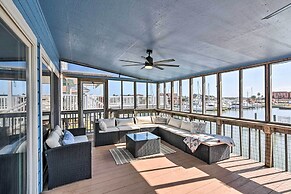 Freeport Home w/ Boat Dock < 2 Mi to Beach!