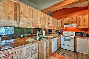 Dog-friendly Ranch Cottage w/ Yard ~ 13 Mi to Bend