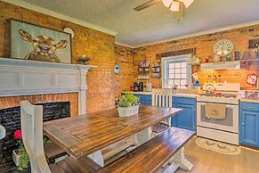 Historic 'hammond House' w/ Wine Country View!