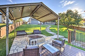 Granbury Home w/ Lake Granbury Access + Dock!