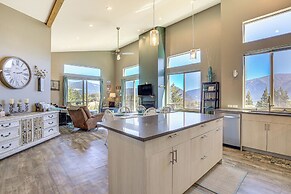 'gorge Retreat' - Modern Carson Home w/ Mtn Views!