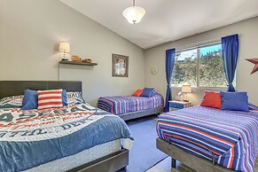 'gorge Retreat' - Modern Carson Home w/ Mtn Views!