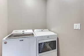 'gorge Retreat' - Modern Carson Home w/ Mtn Views!