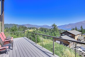 'gorge Retreat' - Modern Carson Home w/ Mtn Views!