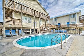 Gulf Shores Condo w/ Pool & Grill: Walk to Beach!