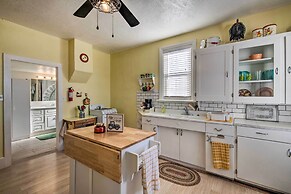 Kik-n-bak Cottage w/ Beautiful Mountain View