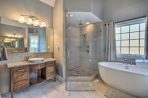 High Point Home ~ 1 Mi to Oak Hollow Lake!