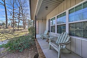 High Point Home ~ 1 Mi to Oak Hollow Lake!