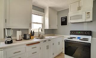 Snowmobile Trail On-site: Lakefront Mound Apt!