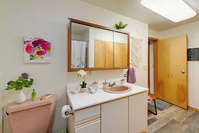 Juneau Apartment - Walk to Hiking & Breweries
