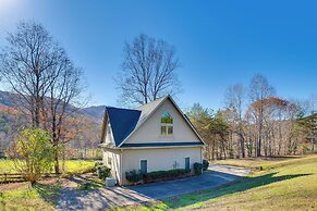 Sunny Lake Lure Cabin w/ Deck & Mountain Views!