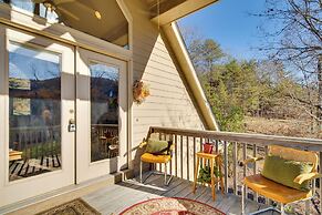 Sunny Lake Lure Cabin w/ Deck & Mountain Views!