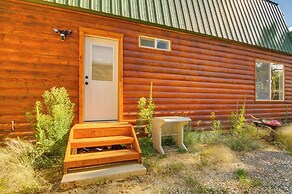 Alton Cabin w/ Deck ~ 2 Mi to Dixie Nat'l Forest!