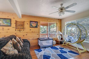 Alton Cabin w/ Deck ~ 2 Mi to Dixie Nat'l Forest!