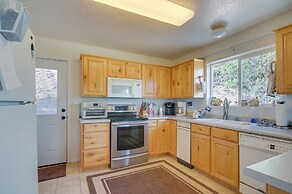 Alton Cabin w/ Deck ~ 2 Mi to Dixie Nat'l Forest!