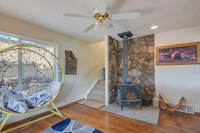 Alton Cabin w/ Deck ~ 2 Mi to Dixie Nat'l Forest!