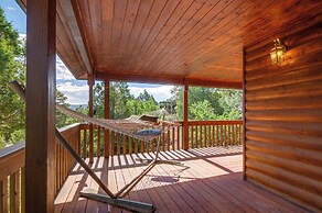 Alton Cabin w/ Deck ~ 2 Mi to Dixie Nat'l Forest!