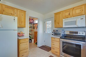 Alton Cabin w/ Deck ~ 2 Mi to Dixie Nat'l Forest!