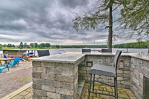 Indian Lake Retreat w/ Wet Bar & Covered Deck