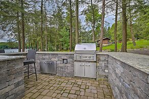 Indian Lake Retreat w/ Wet Bar & Covered Deck
