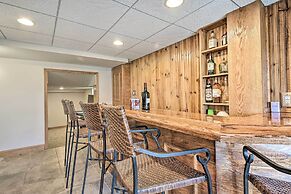 Indian Lake Retreat w/ Wet Bar & Covered Deck