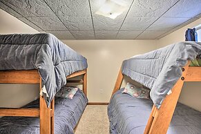 Indian Lake Retreat w/ Wet Bar & Covered Deck