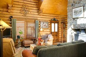 'lacy's Log Cabin' Alto Home w/ Mountain Views!