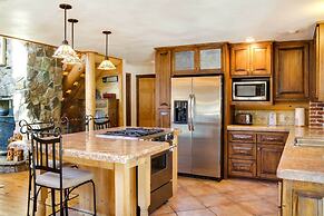 'lacy's Log Cabin' Alto Home w/ Mountain Views!