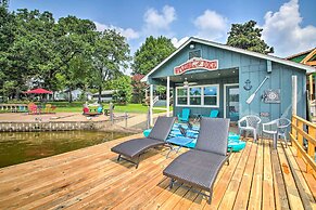 Kayaks & Dock: Lakefront Hot Springs Hideaway