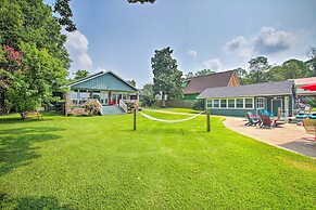 Kayaks & Dock: Lakefront Hot Springs Hideaway